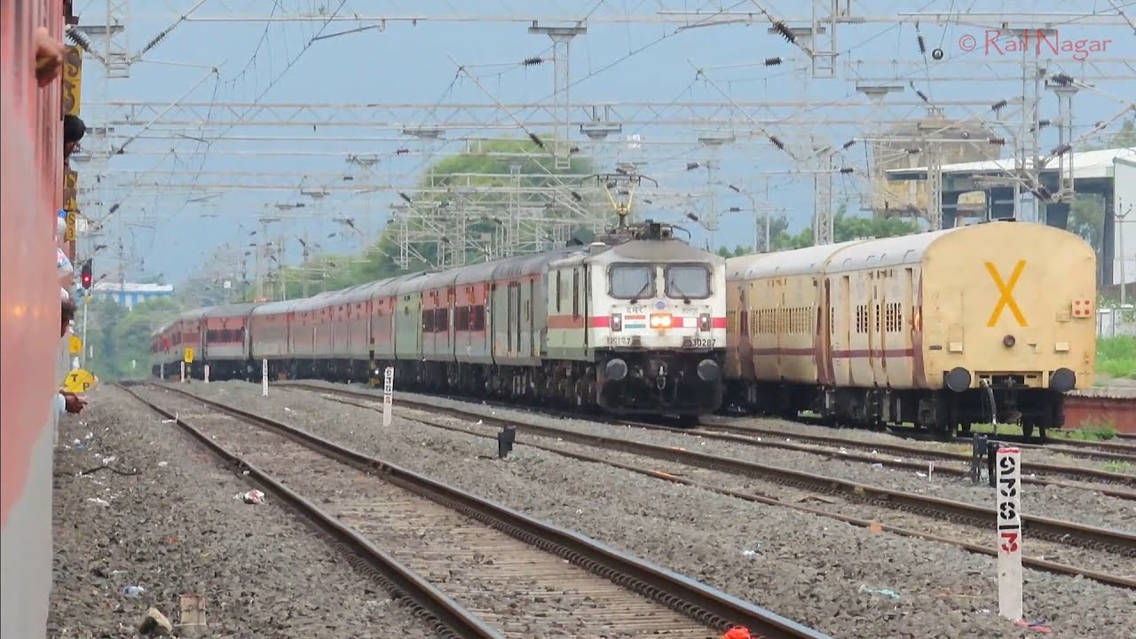 Overtake at Pandhurna By Tamil Nadu & Andhra Pardesh Special || Indian Railways