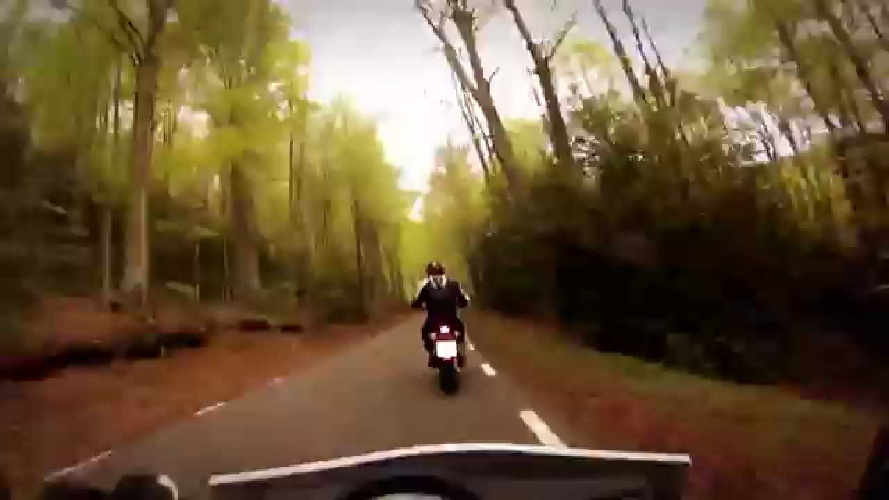 Motos Garage TV: KTM Duke 690 R Vs. KTM SMC 690