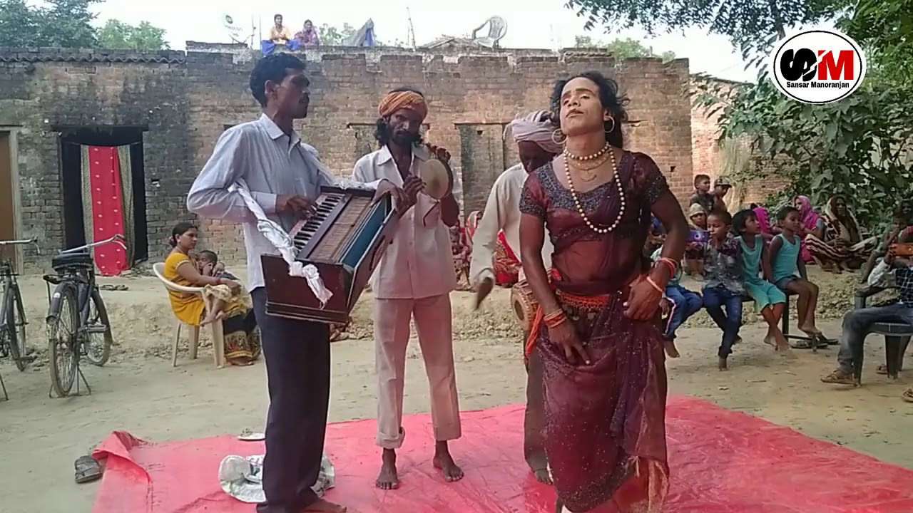 #पचरा मईया सोने कय पिजाडवा हाथे लेहे न | The mother took the gold cage in her hand