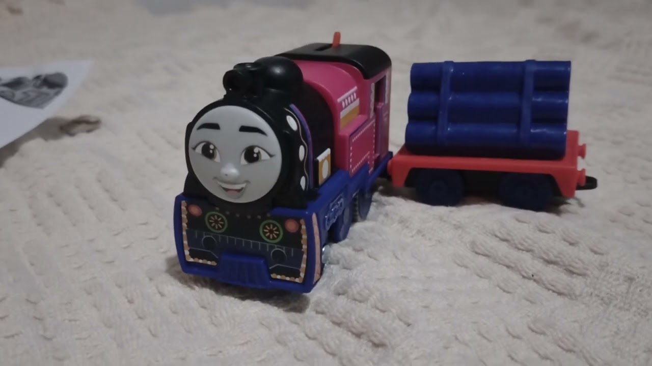 Ashima trackmaster unboxing (Thomas And friends all engines go )