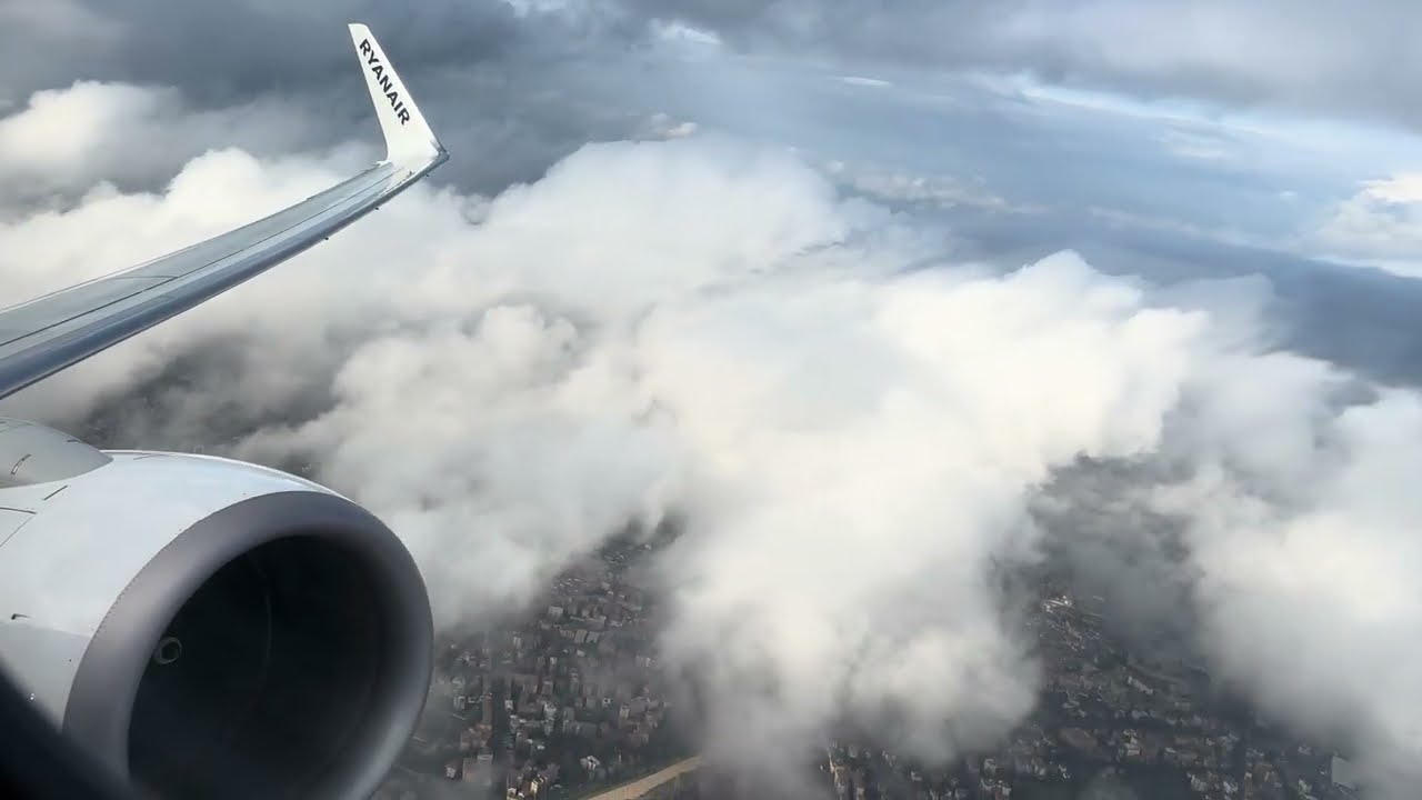 Ryanair B737-800 Taxi And Take Off From Parma Airport