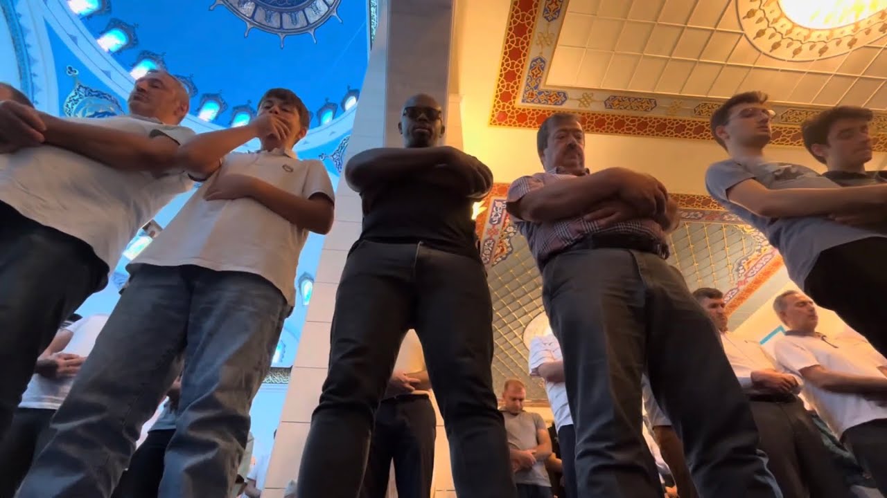 What’s It Like To Go To Jumu’ah In Istanbul As A Black American Muslim? (BLACK IN TURKEY)