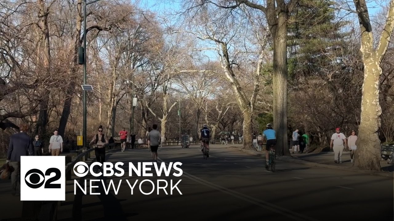 NYPD looking for woman who stabbed another woman in Central Park