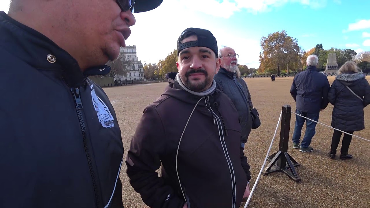 ELE ERA MOTOBOY NO BRASIL E VEIO TENTAR A VIDA EM LONDRES
