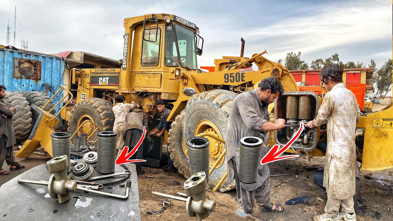 How to Change Caterpillar 950 Oil Filters | Restoration Caterpillar 950