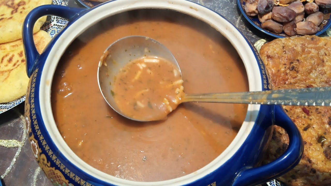 الحريرة المغربية بدون لحم سهلة ولذيذة في متناول الجميع ما تشبعوش منها #harira marocaine