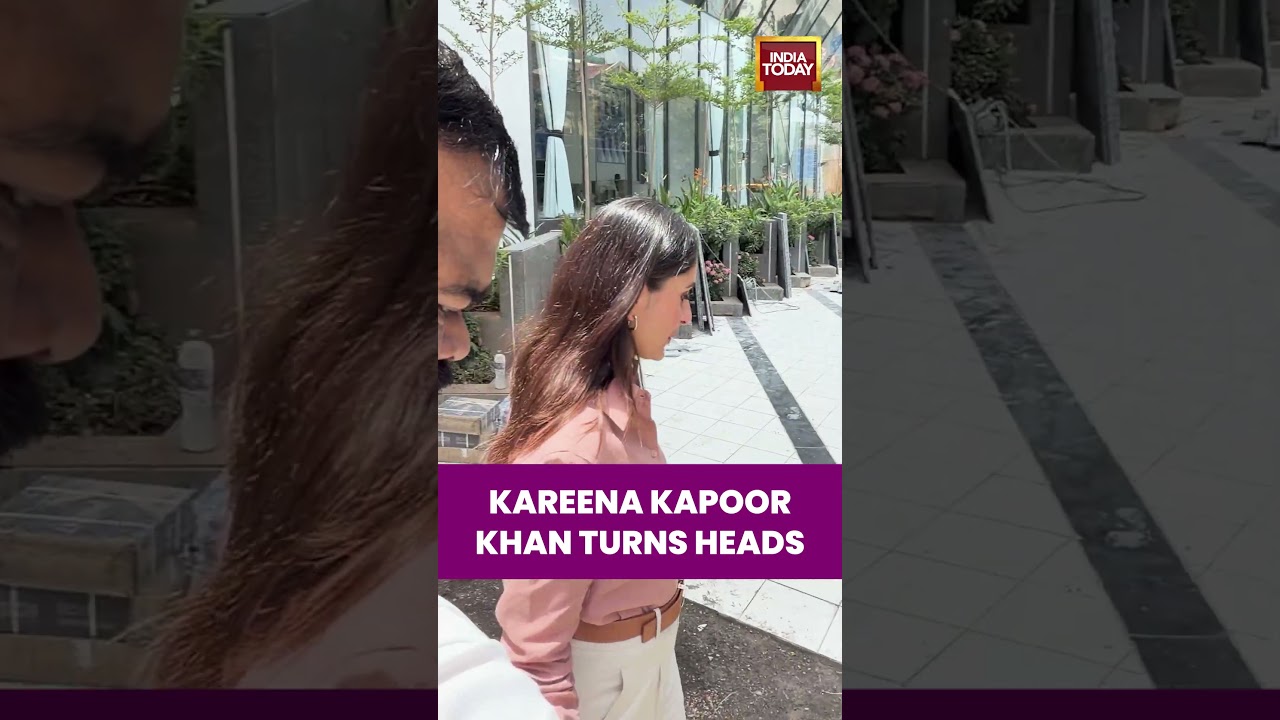 Kareena Kapoor Khan Turns Heads | Bollywood | Entertainment News