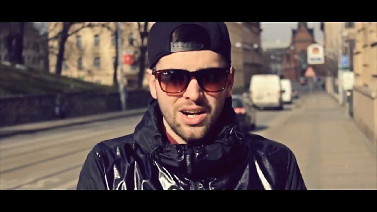 Morelo - Omlouvám se (feat. Katr, prod. Maměn) [+ video]