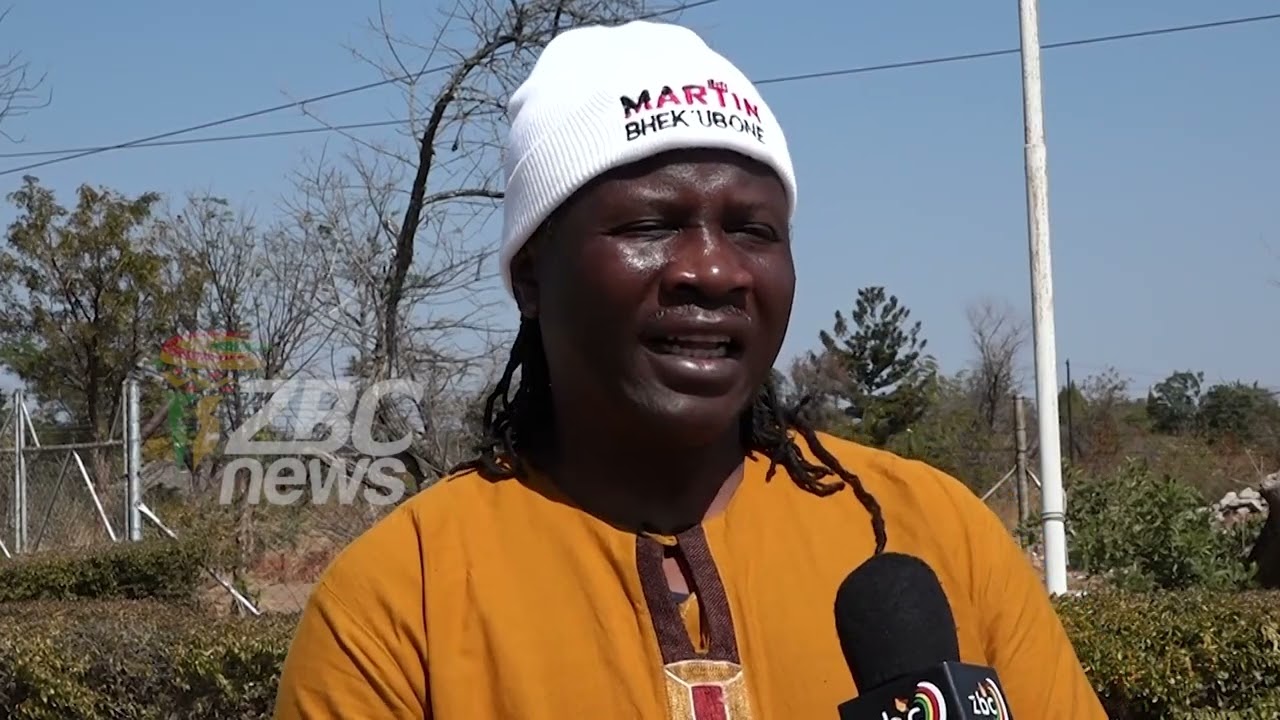 Ndolwane Super Sounds leader Martin Sibanda goes strong with Bhek'ubone.