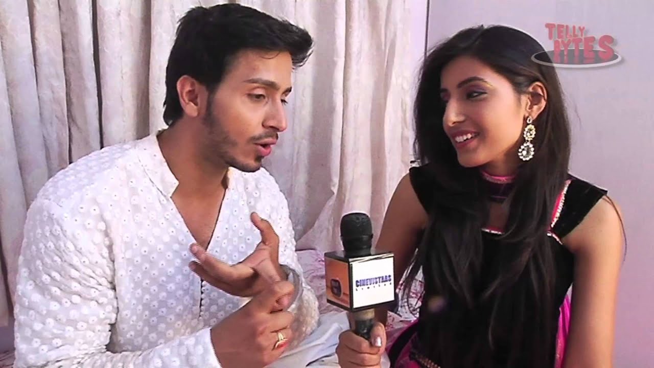 Sadda Haq - Randhir and Sanyukta (Param - Harshita) play Thumb Fight