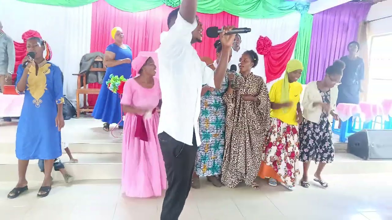 🟣🟠🟡 Praise team on 13 April 2025