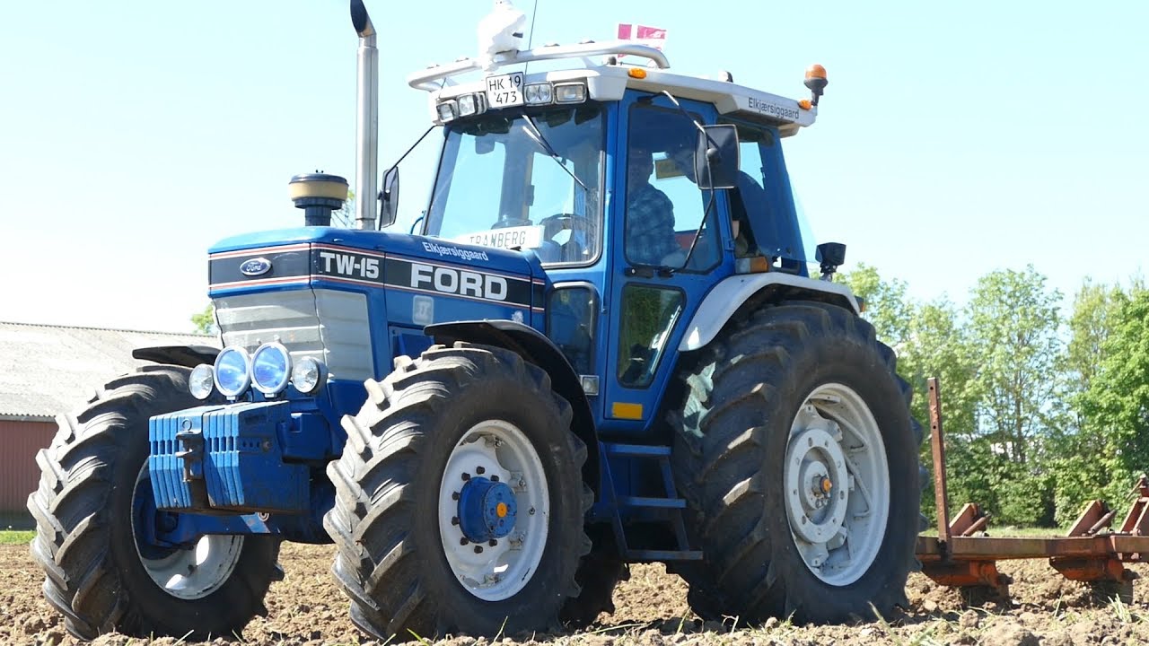 Ford TW15 Doing Some Deep Ploughing w/ 3-Furrow Haward Paraplow at Ferguson Days | DK Agri