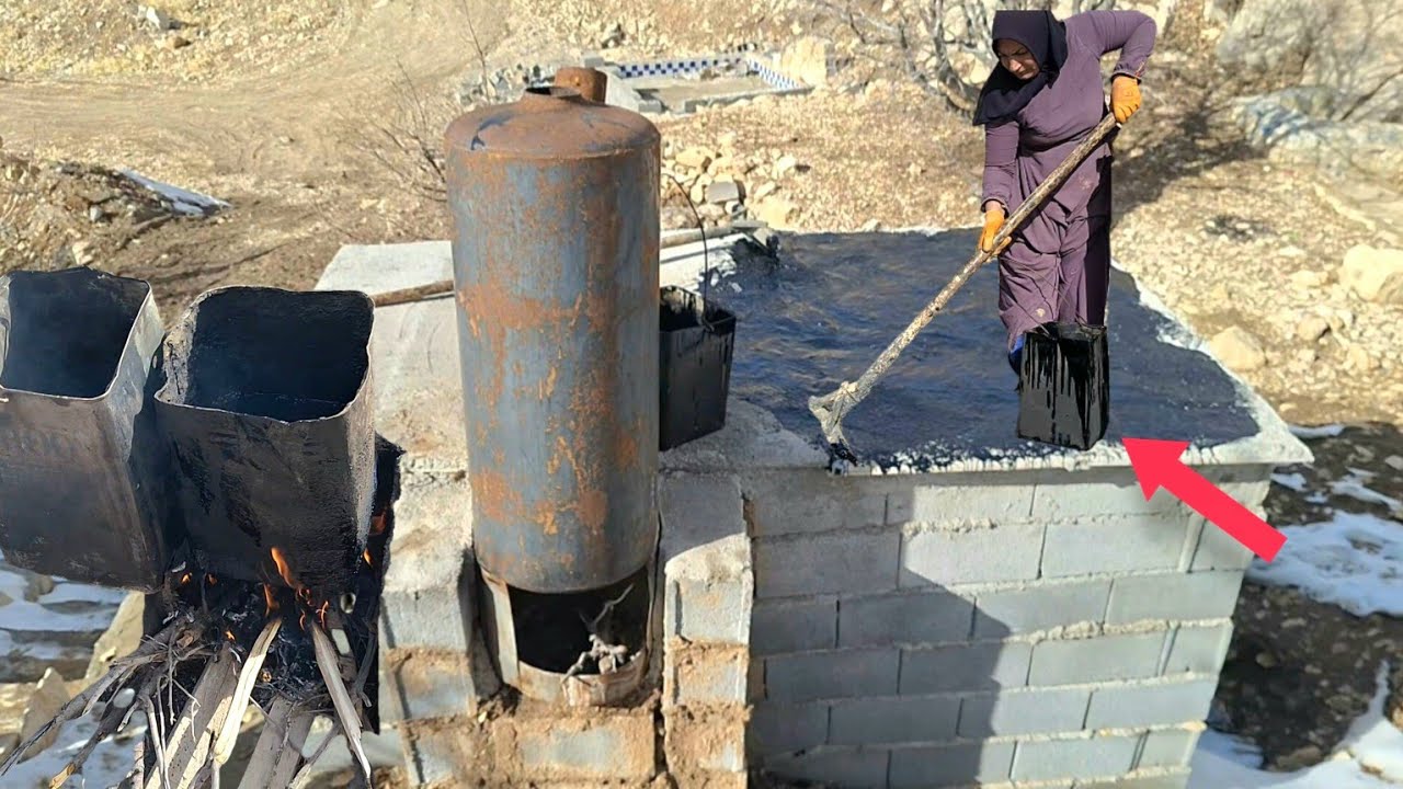 Legendary Single Mother:How She Tarred the Roof of Dreams with Her Magical Precision and Skill?!😱🏠