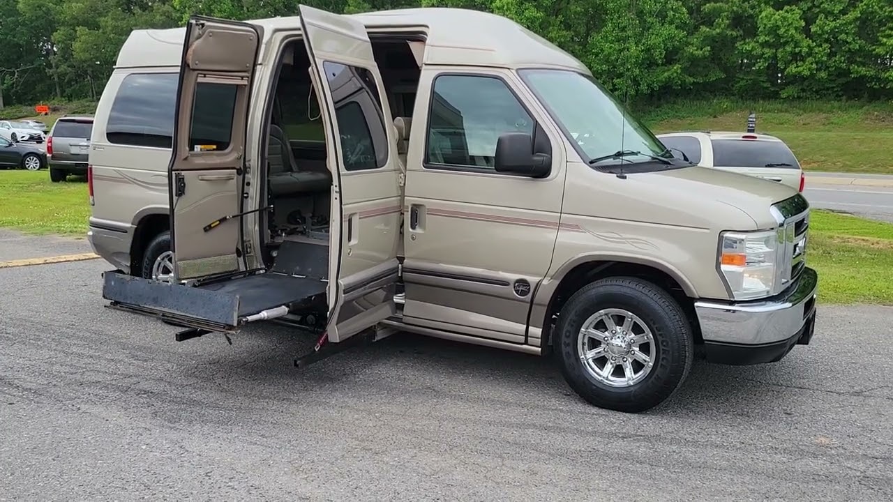 2009 Ford E250 GOLD 8509