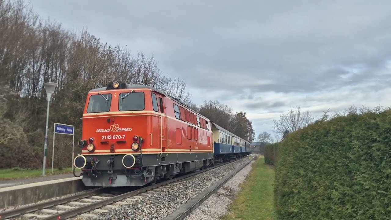 Durchfahrt des Sonder-Erlebniszug 17164 am 29.11.2025 in Mühling-Plaika