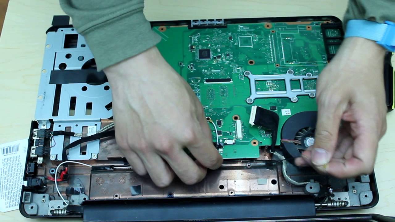 Toshiba satellite l505d   l505d ls5003 laptop dis assembly remove motherboard/hard drive etc....