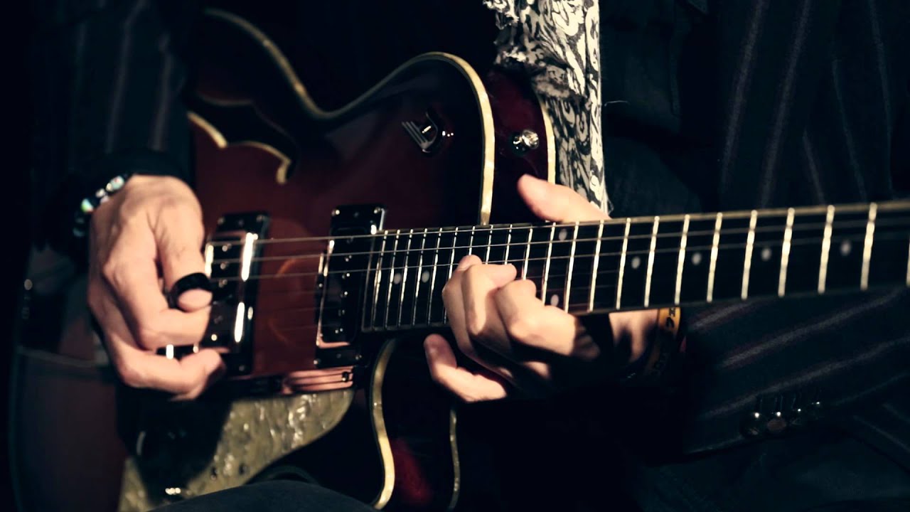 大人のギタリストを唸らせるDuesenbergの実力（試奏：三宅伸治）