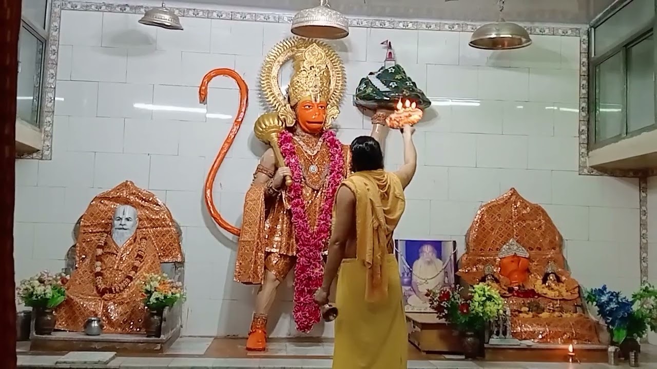 #श्री हनुमान जी महाराज की आरती श्री पंजाबी# भगवान आश्रम चित्रकूट धाम #जयश्रीराम  जय श्री सीताराम 🥰 🚩