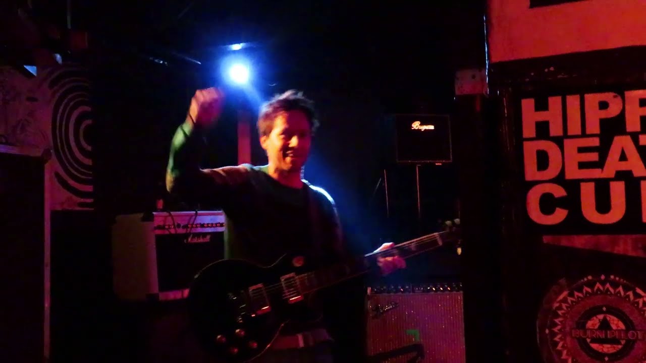 Plesni - Try to post (live @ MKNŽ)