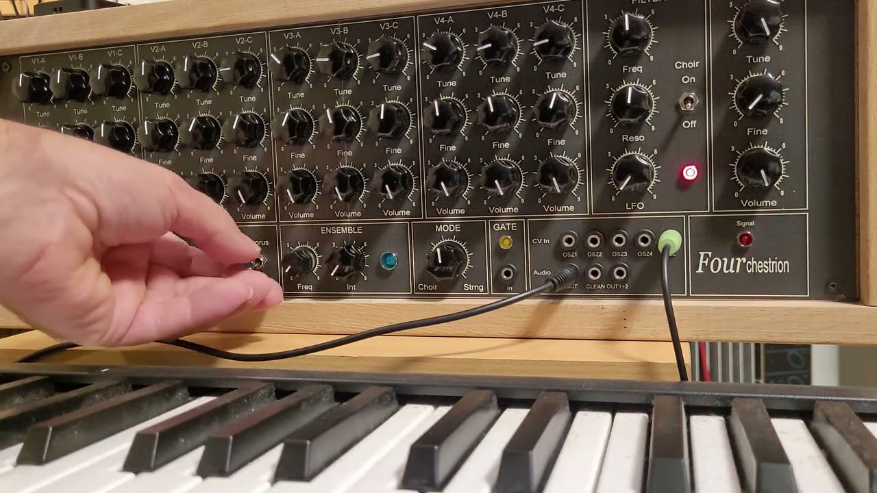 A DIY-analog  Stringmachine / Strings-Choir Synthesizer: The Fourchestrion