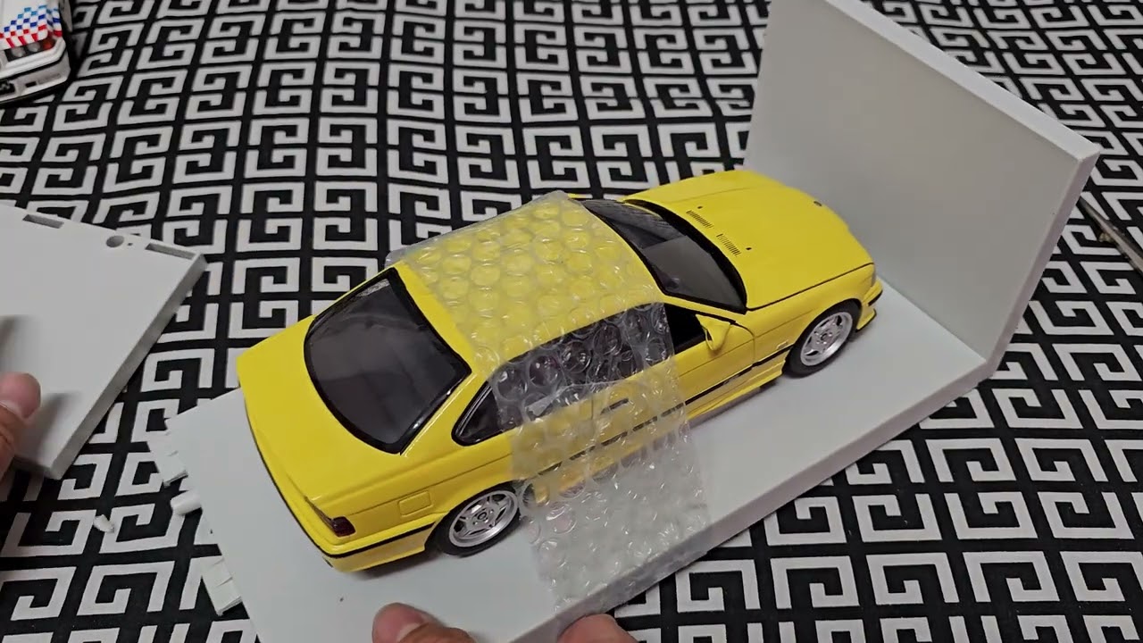 BMW M3 E36 1:18 UT models
