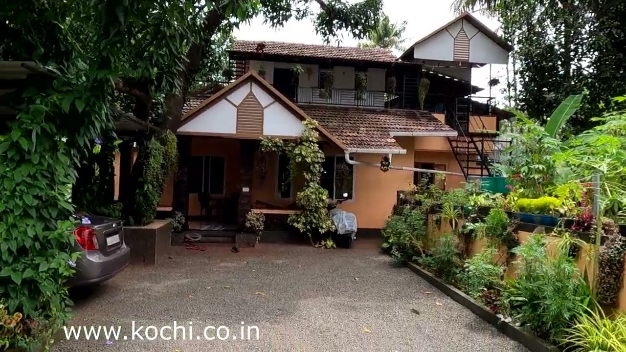 13.500 cents 1950 sqft house at Irinjalakuda | Thrissur dt | Kerala | Price 90 lakhs
