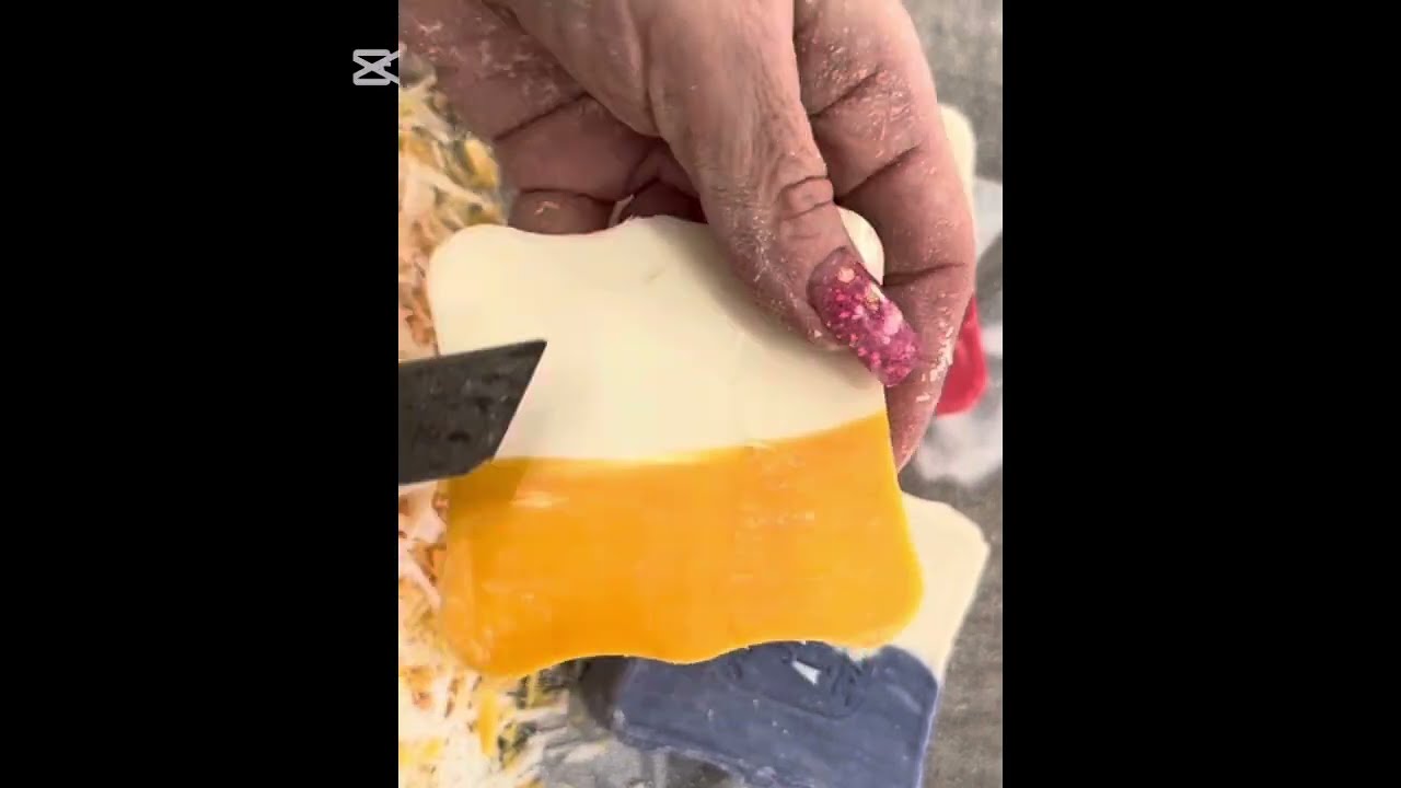 ASMR SOAP 🔪🧼Love Shik BICOLORE SECCO EXTRA CRUNCH SUPER SATISFYING #asmrsoap #soap #soapasmr #asmr 
