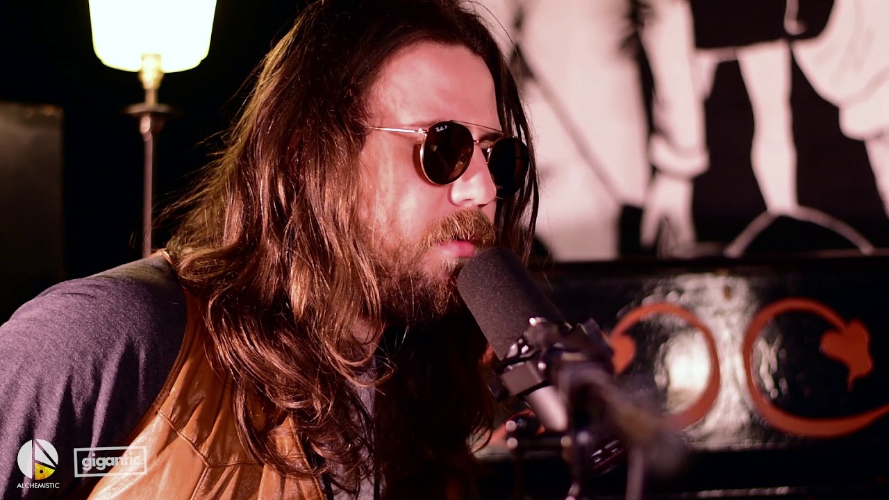 Sam Morrow - Sharp Dressed Man (ZZ Top Cover) | The Moonshine Sessions