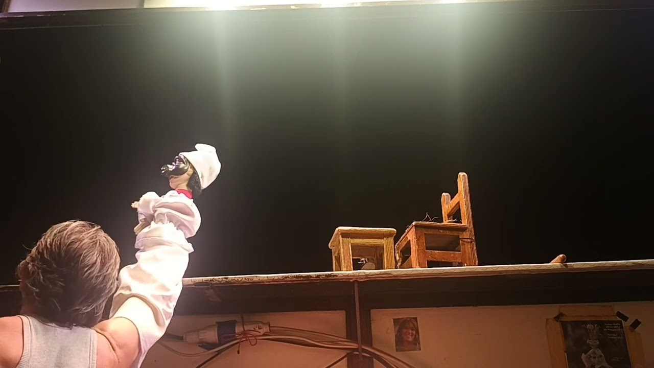 Pulcinella Finto Morto Per           I Troppi Debiti 