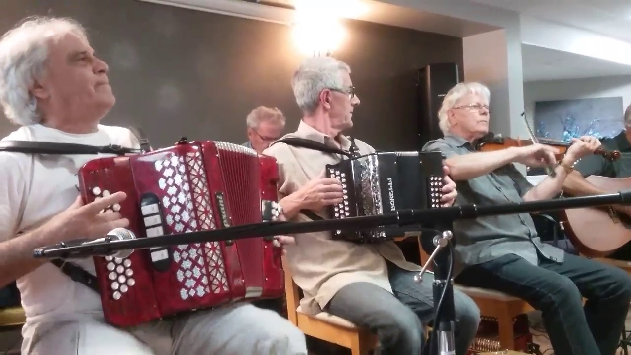 Michel bechard ,gaston nolet a l accordeon et richard durand au violon.