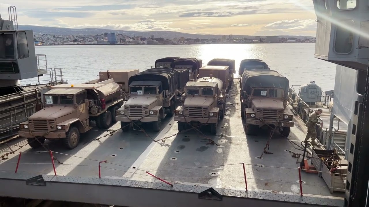 Armada de Chile realiza ejercicios de clima fr&iacute;o en Magallanes
