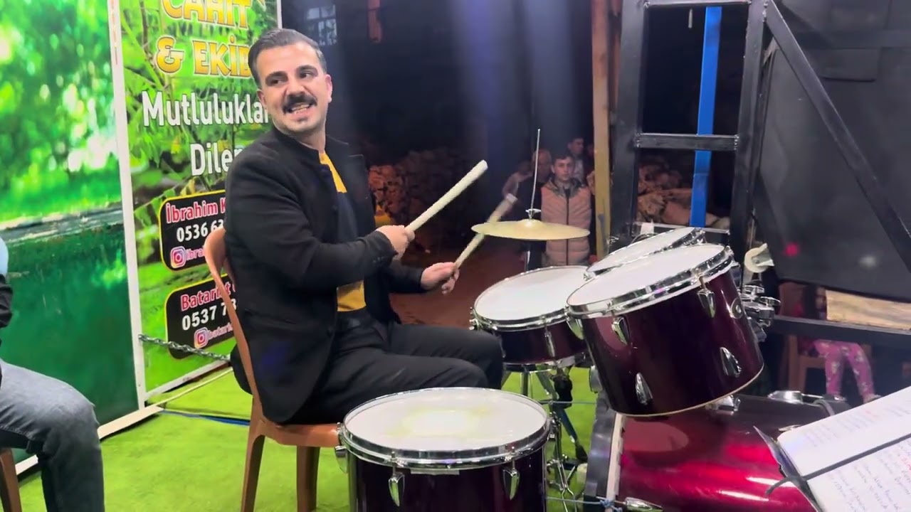 Batarist Cahit sarı kaya gençleri hızlı halay