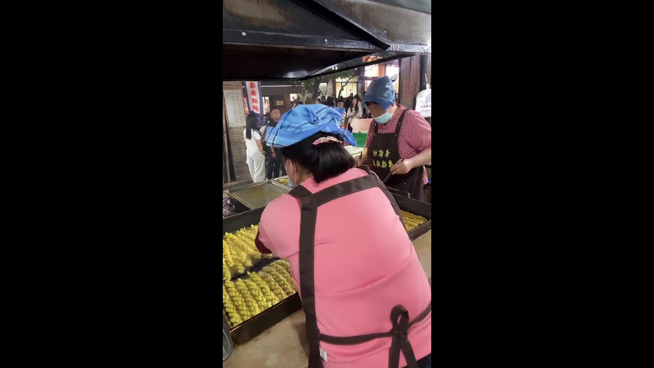 Magical Chinese street food 神奇的中国街头美食  不思議な中国の街グルメ