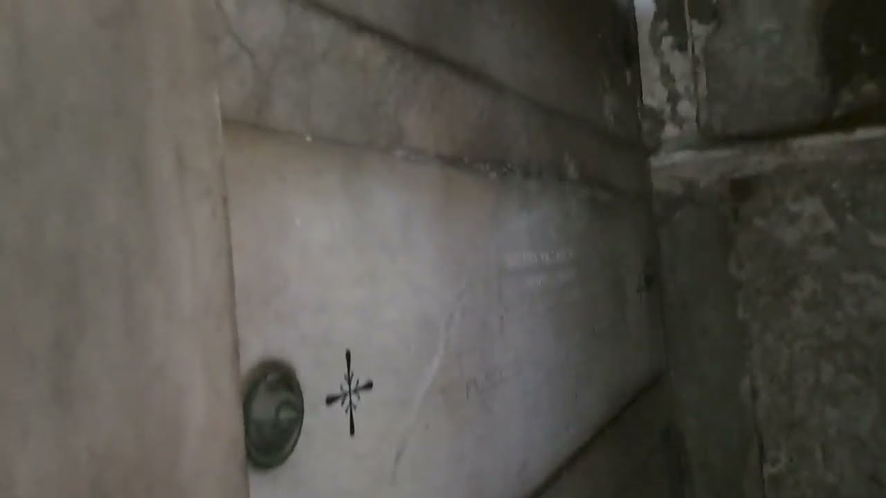Tomba di Domenico Morelli al cimitero Poggioreale di Napoli