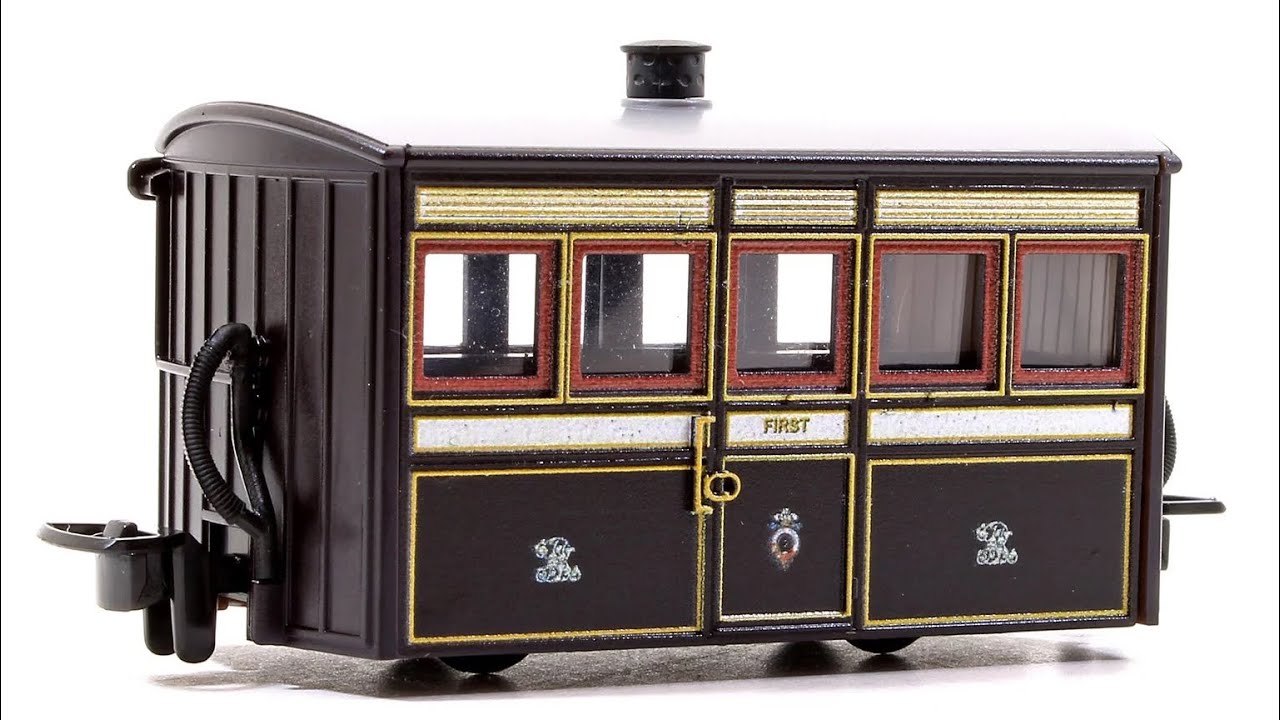 Peco Victorian Bugs & Bowsider Coaches in OO9