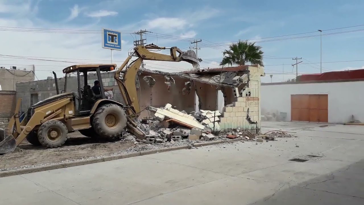 ✅Hice una DEMOLICION con RETROEXCAVADORA y este fue el Resultado😭