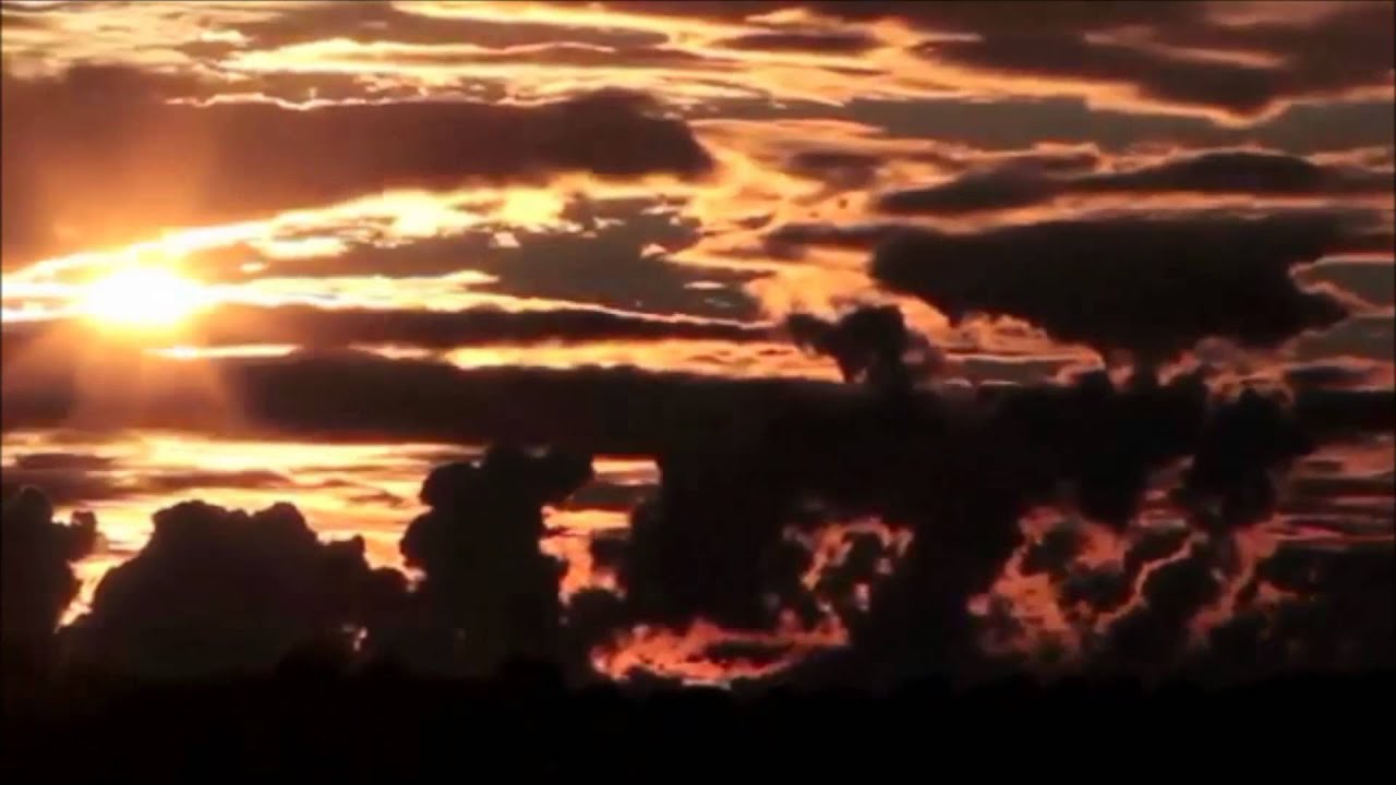 Bez Zarzutu - Z Głową W Chmurach (Mashup Video)
