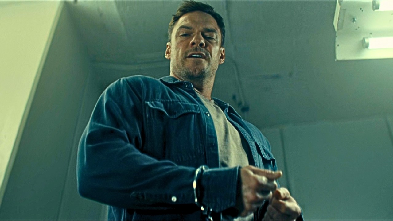 Reacher Season 4 Episode 2 - CIA Agents v Reacher Fight Scene