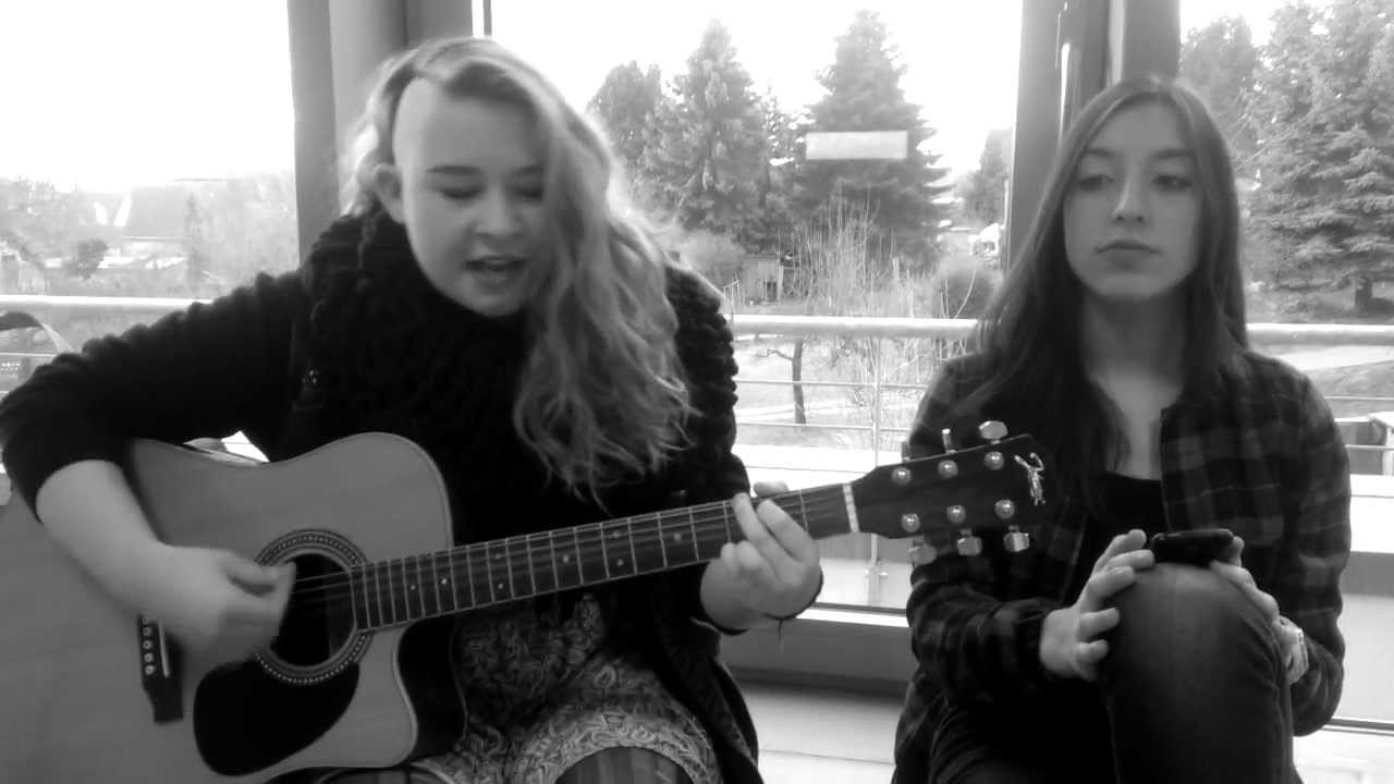 Helene & Sophie's Musik / Komplett im Arsch von Feine Sahne Fischfilet (Cover)