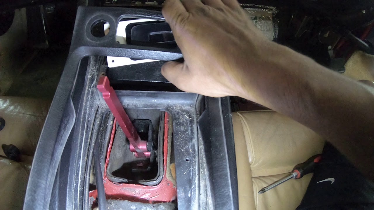 Porsche 928: How To Remove Center Console