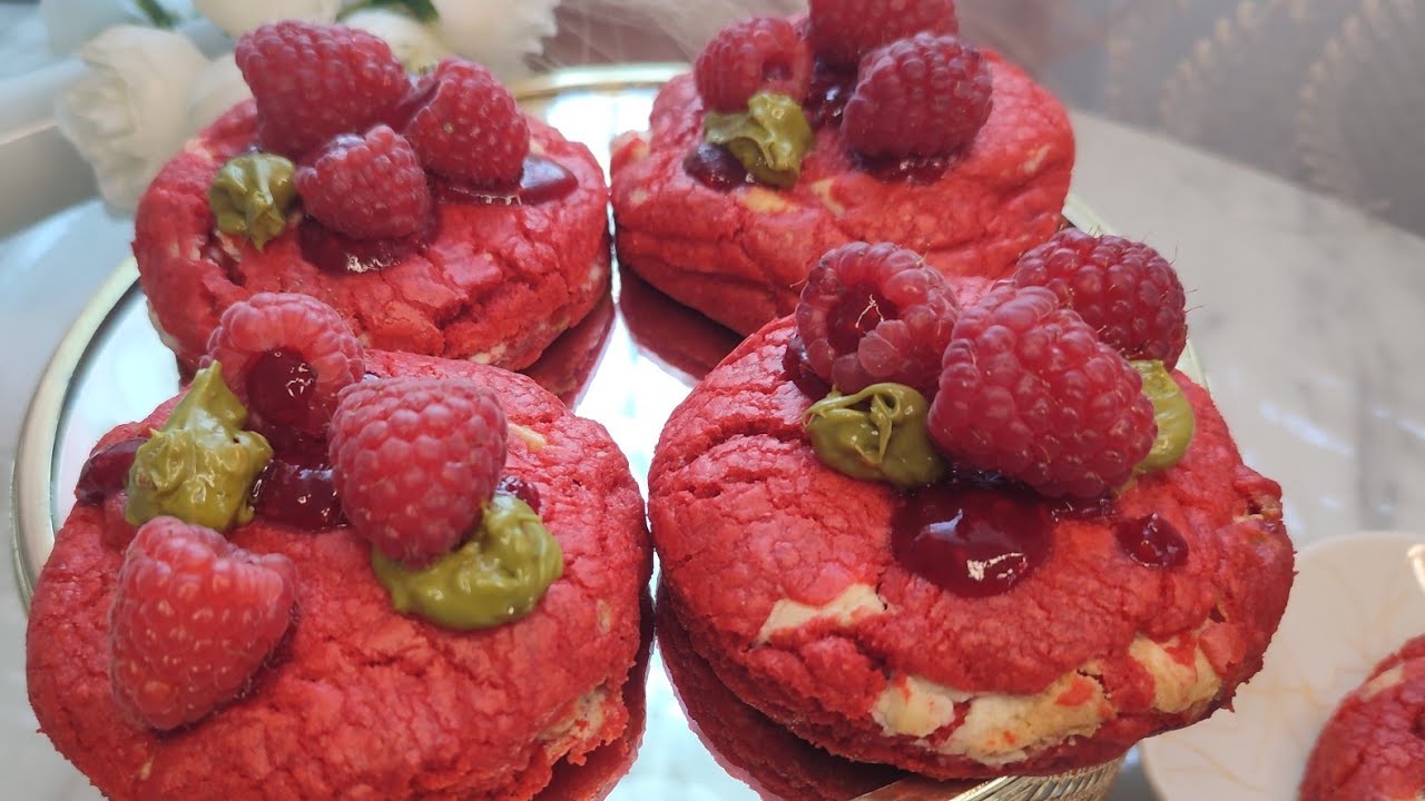 Cookies façon Cédric grolet  . Framboise chocolat blanc 😘 #cookies #cookie #cookiesrecipe