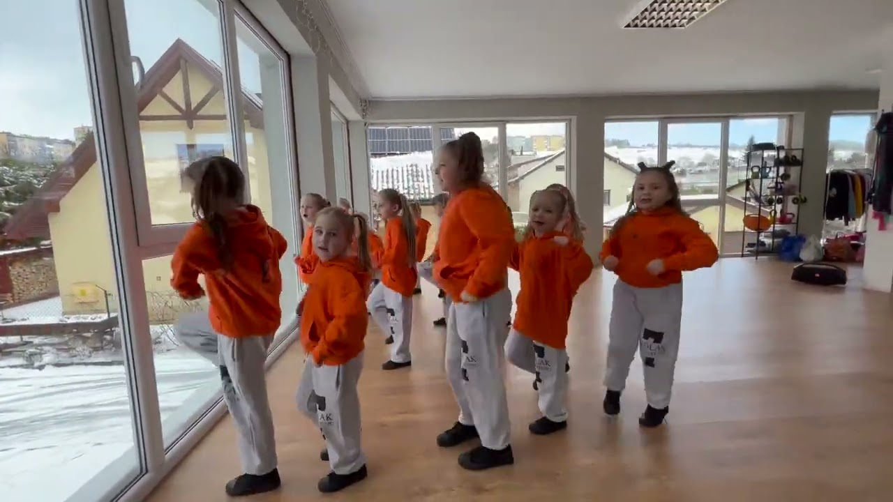 Gumi Miś - taniec dla dzieci / gr.4-6 lat / Fruciaki/ Bąbelki