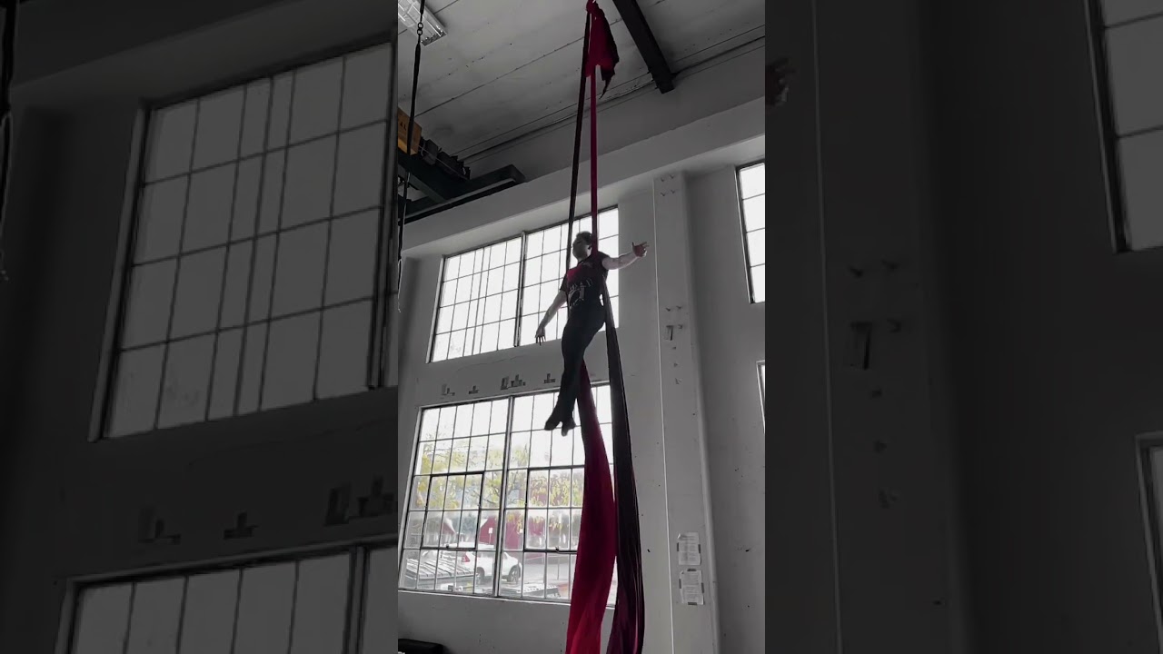 Static angel drop #circus #aerial #movement #fitness