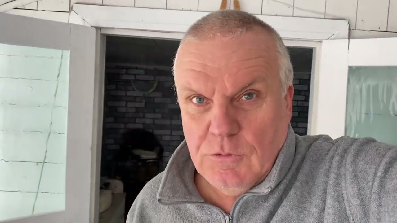 Ходить невозможно! Скажите что они не умные! Вопрос к знатокам! Скоро будут подарки,но есть условие!