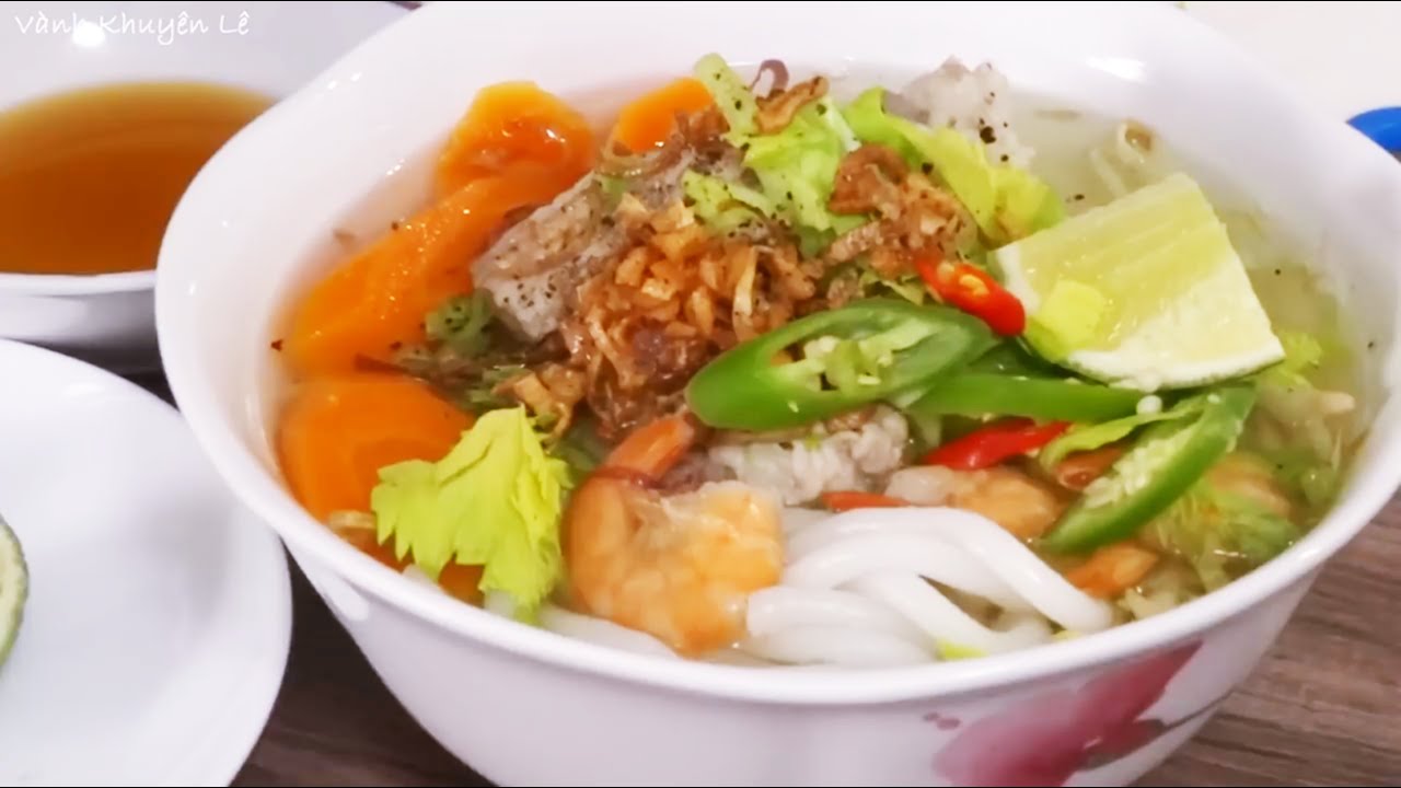 BÁNH CANH - Cách tự làm Sợi Bánh Canh tại nhà - Cách nấu Bánh Canh Tôm Sườn by Vanh Khuyen