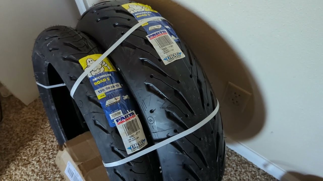 How to Change the Tire on a 2008 Yamaha FZ6 Motorcycle - Step by Step Guide