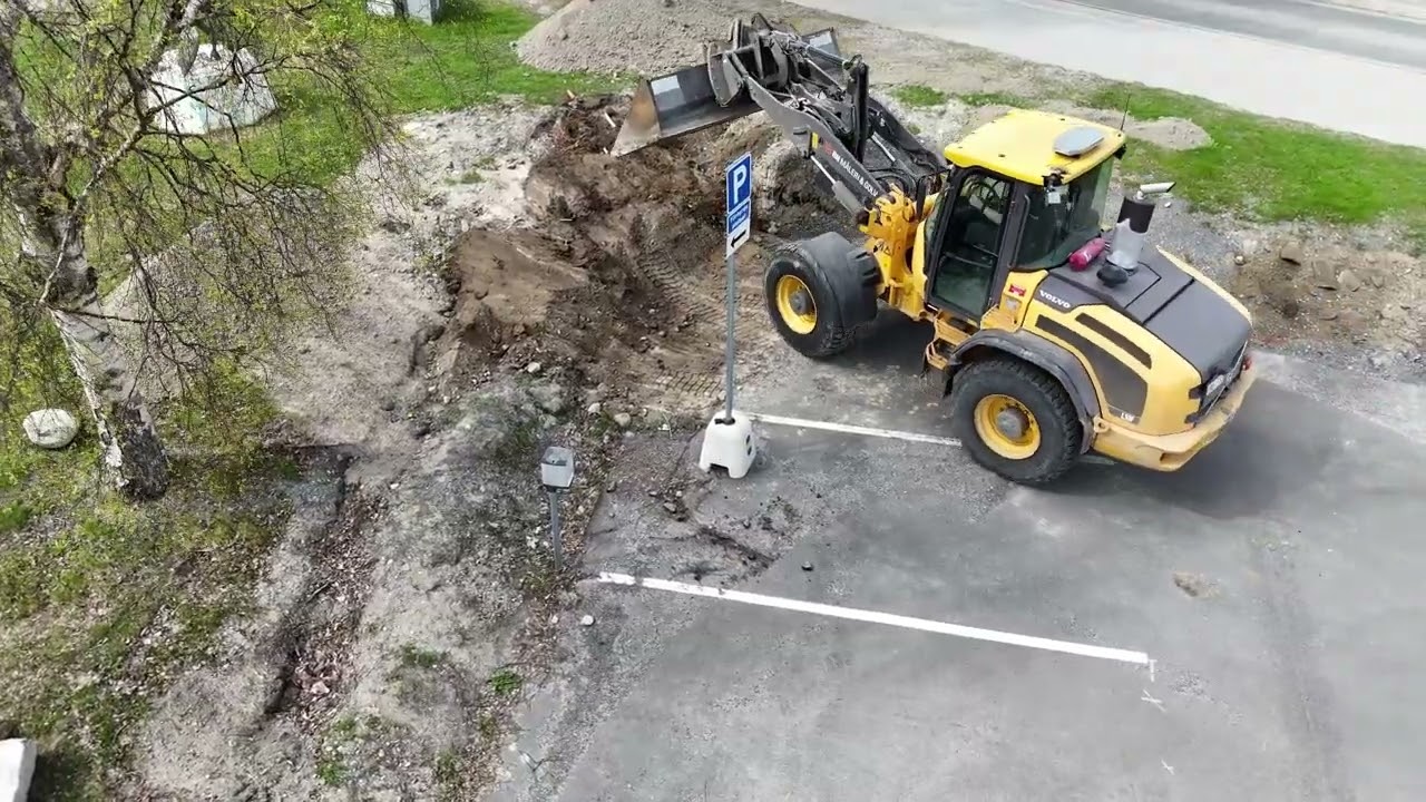 FIXING A SLOPE. REMOVING SOME GRAVEL