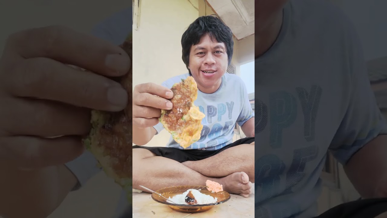Makan sama jengkol goreng telur dadar kerupuk enak banget bikin kenyang 