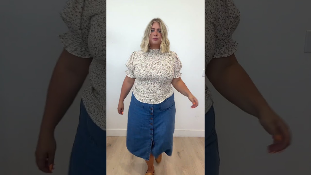 Delia Top in Ditsy Floral Try On in Size 1x - Ivy City Co