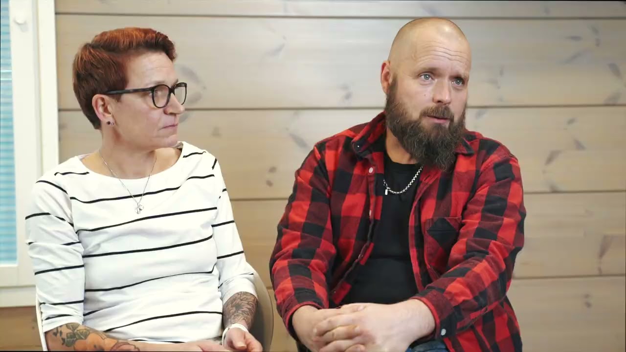 Palvelukoti Aunelassa asutaan kodikkaassa ilmapiiriss&auml; l&auml;mpimien hirsiseinien suojissa